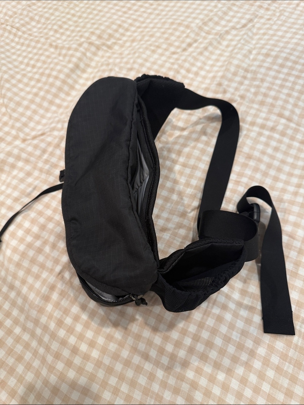 REI Black Waist Pack with Front Zipper Pocket - Picture 4 of 4